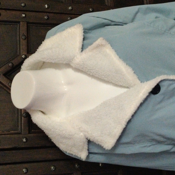 𝅺new Cool blue lined super soft jacket with big black buttons and pockets. - Picture 2 of 7